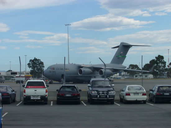 Am vermeintlich letzten Tag unseres Aufenthalts in NZ haben wir am Flughafen von Christchurch einige Maschinen der US Air Force gesehen. Christchurch ist der Ausgangspunkt vieler Expeditionen in die Antarktis, da es von hier aus nur noch rund 3.000 km bis zur Antarktis sind.