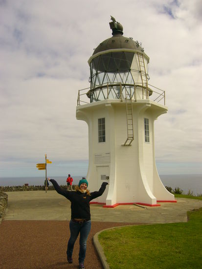 Manu vor dem Leuchtturm am Nordende Neuseelands