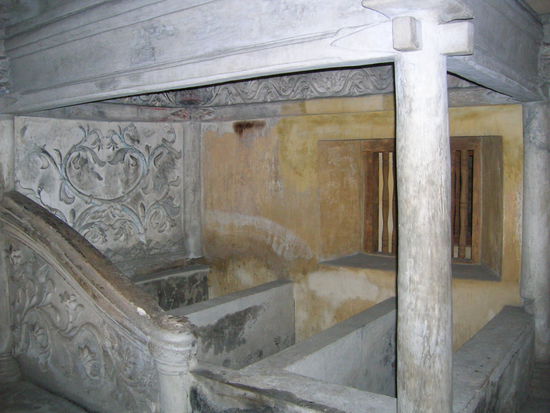 Und hier das steinerne Himmelreich fuer die glueckliche Jasminbluetenfaengerin