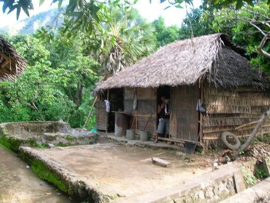 und hier die gewoehnlichen Bauten der Landbevoelkerung........