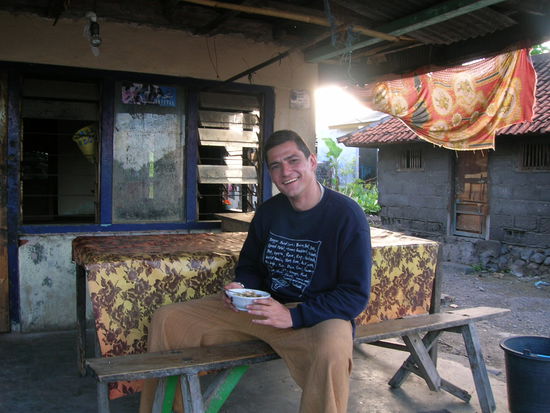 Am nachhauseweg ass ich noch 2x an der Strasse in den armen Doerfern - immer die Attraktion und die Kids staendig um mich.....