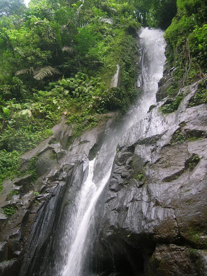 Wir passierten auch wahnsinnige Wasserfaelle........und der Guide meinte nur...........