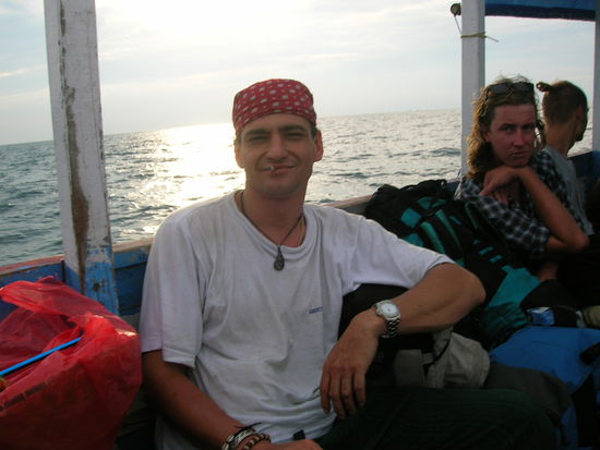 .........rechts neben mir zwei der Exemplare (diese sind aus Australien und Deutschland) "Ich bin hart - traveller - .........aber eigentich nur ein freakiger Partytiger  )