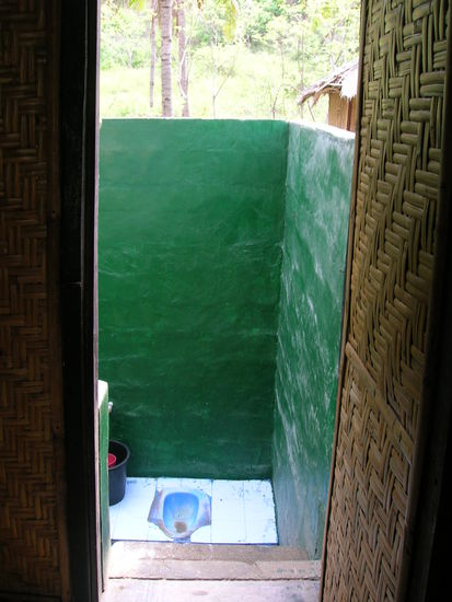 ..........unten hinten raus in mein OPEN AIR - Spa Ressort  ......