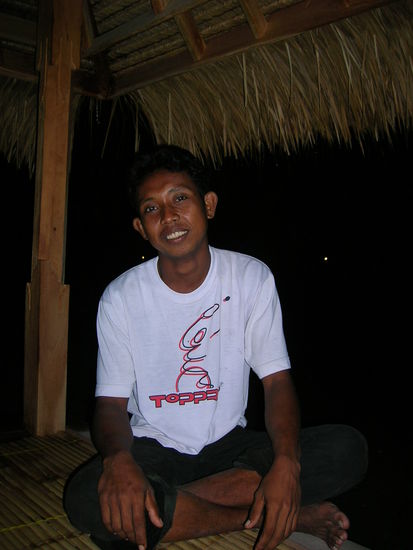 Dani - mein Freund und Waiter........ich verlies ihn gegen 21 Uhr.......war um 23.30 Uhr in meiner Huette und schlief ein............Ade 2008!