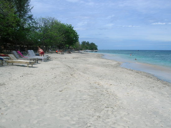 auf der kleinen Nachbarinsel GILI Air - .......hier der HAUPTSTRAND 