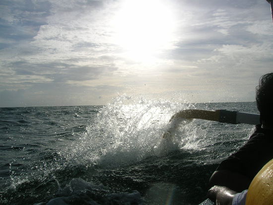 zurueck nach GILI Trawangan bei recht aufgepeitschter See .......ein echter Spass 
