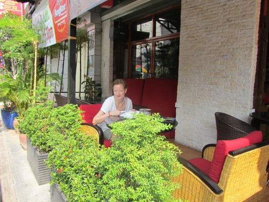 Fruehmorgens beim Fruehstueck