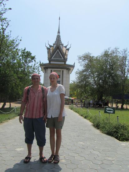 Beim Eingang zu den KILLING FIELDS