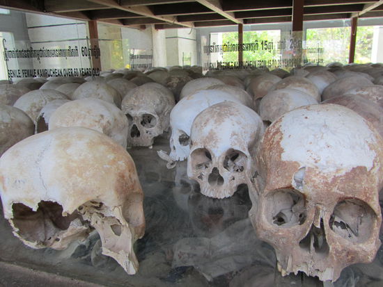 Viele davon weiszen aergste Verletzungen ihrer oft monatelangen Folter und der Hinrichtung auf