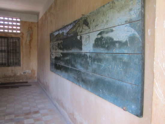 Die Tafeln wurden noch nicht mal abmontiert.....