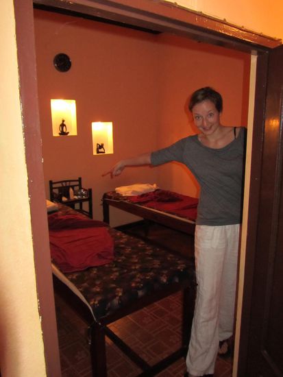 Hier noch der Spa-Tempel in Vientiane - huiwui - was fuer eine Wohltat nach dem Radln