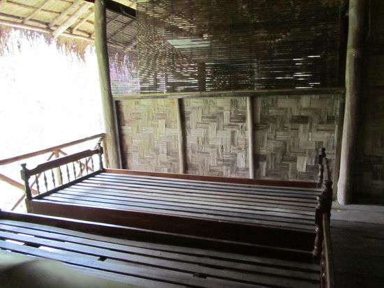 Bettenburg im traditionellen Langhaus das auch zum Ressort gehoert - alles war leer 