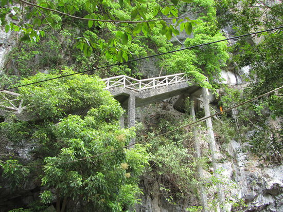 der Aufstieg zur Hoehle