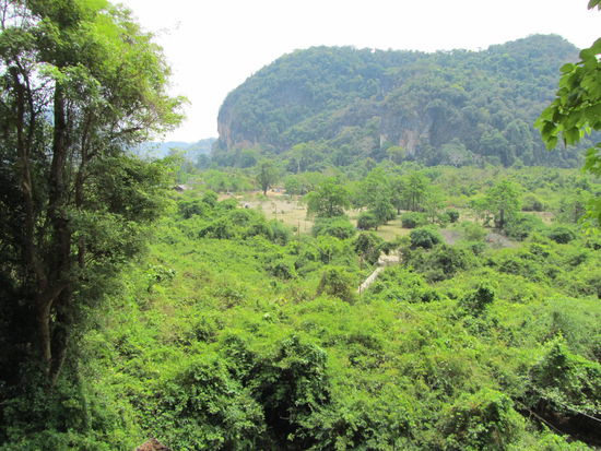 Ausblick vor der Hoehle - leider durften im Inneren keine Fotos gemacht werden