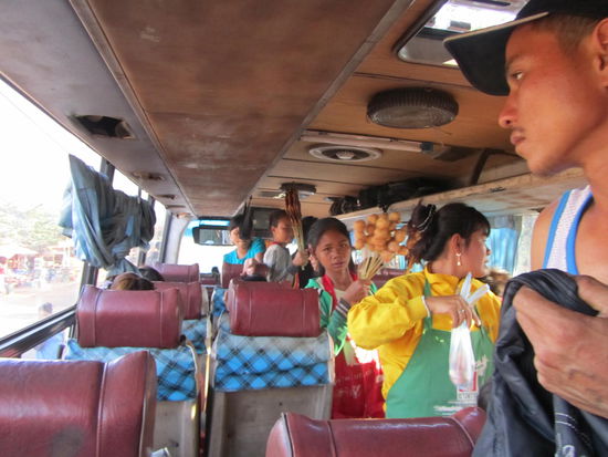 Leckerli-Verkaueferinnen