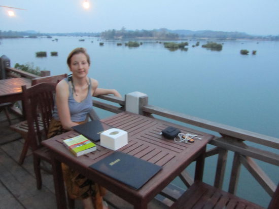 In der Daemmerung sieht man die gruenliche Gesichtsfarbe weniger...