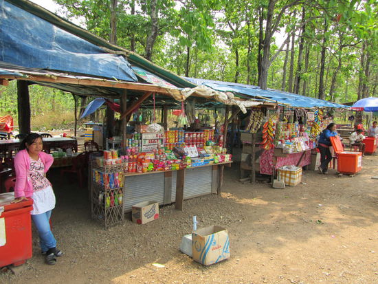 Egal ob Nescafe-Doeschen oder Kekspackung - OOOOOOOOOOOOOONE Dollar pleeeeeeeeeeeease