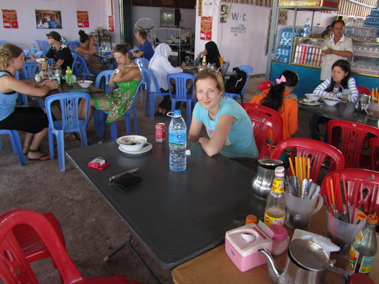 unterwegs in Kambodscha waehrend einer der abgezaehlten ZWEI Pausen.......