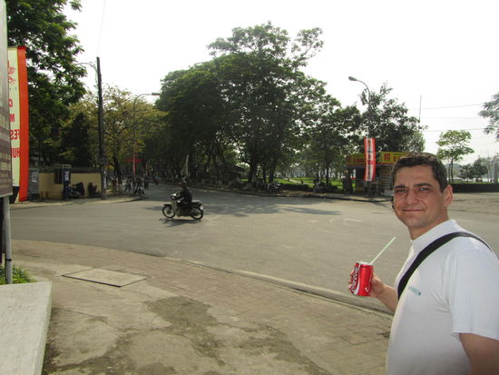 Dr. Coke is on his way - WATCH OUT you Sprite-Junkies.........