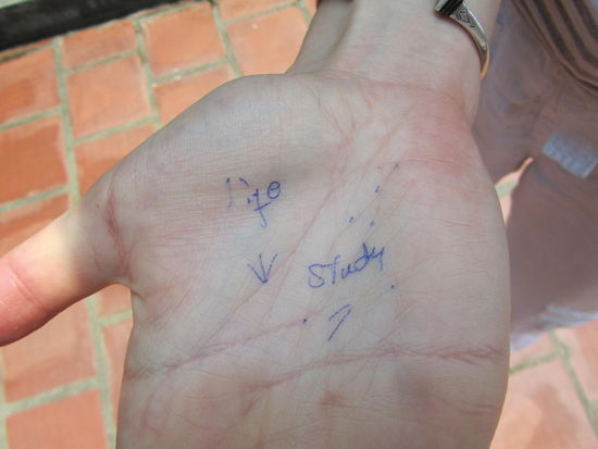 ... was in der Hand geschrieben steht!