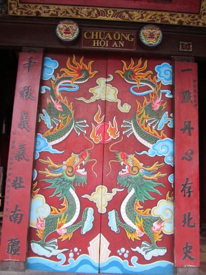 .......und von auszen - hier das Eingangsportal