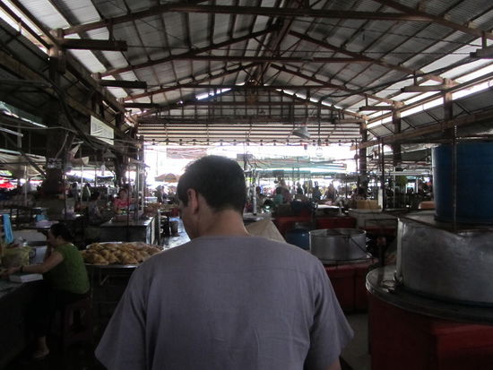 Der Suesze am Markt von hinten - irgendwie ein komisches Bild - wir koennen uns einfach nicht erklaeren warum wir es rein getan haben.......uuuuuuuuund deshalb bleibt es auch drinn.