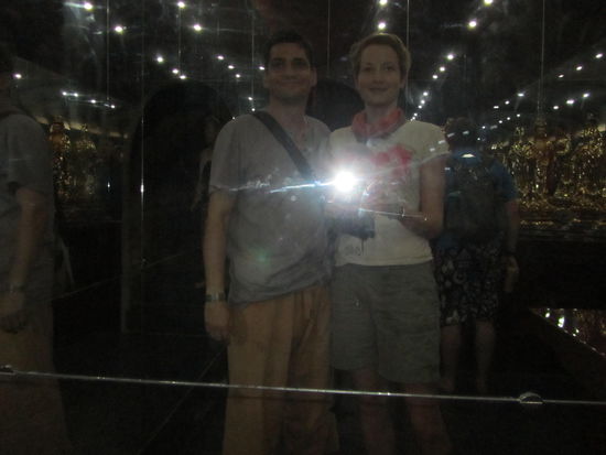 In der Hoehlenpadode erhielten wir endlich die langverdiente ERLEUCHTUNG!