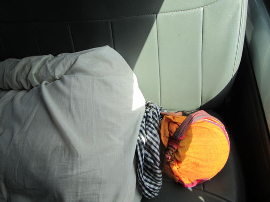 ..........auf der Heimfahrt gingen dann die Lichter aus - hier der Suesze auf der Rueckbank des Minivans........