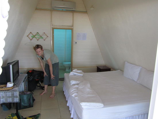 Se ham Aircon, Sat-TV und Warmwasser - Handtuecher und frische Bettwaesche wird von der ENGLISCHSPRACHIGEN Chefin auch noch organisiert - mehr geht eigentlich nicht!