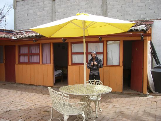 Silvano vor unserer Unterkunft