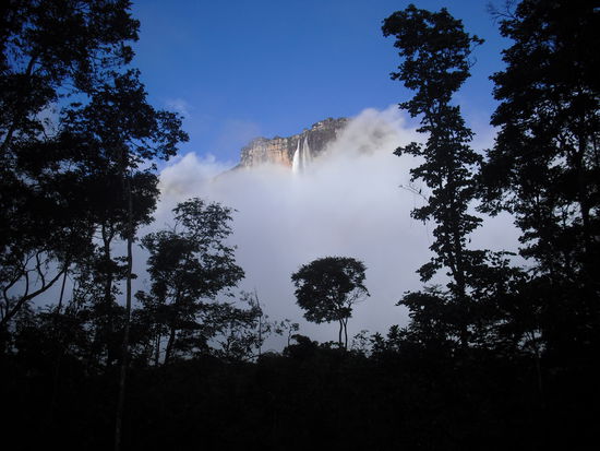 Blick auf den Salto Angel vom Camp aus
