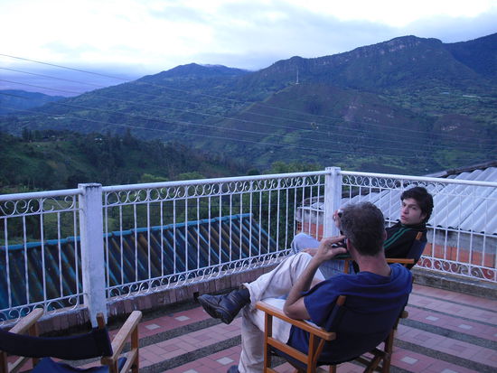 Jonas und Daniel auf der Terrasse