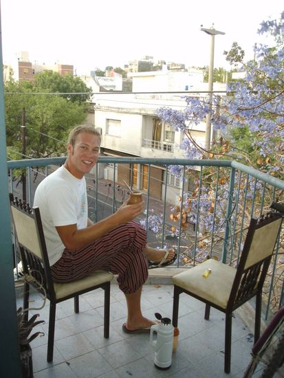 Auf dem Balkon von Mariel mit einem herrlichen Mate Tee