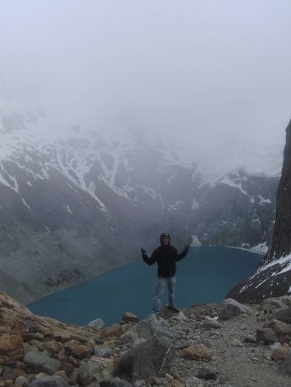 Auf dem Gipfel und da wo der Nebel haengt sollte eigentlich Cerro Fitz Roy sein