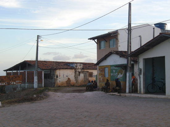 Willkommen in Sibauma...geradeaus gehts zum Fluss...