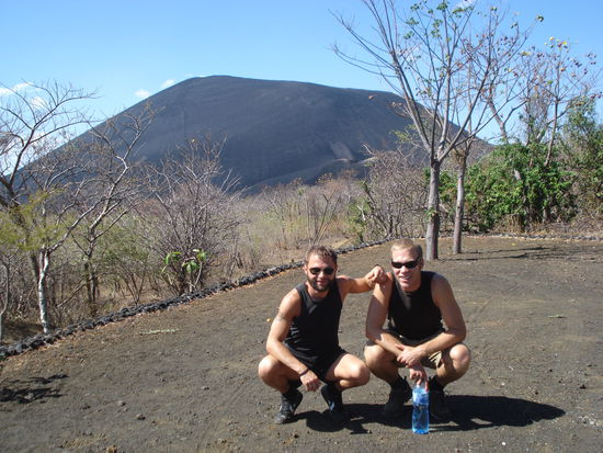 Im Hintergrund kann man die Abfahrtspisste sehen