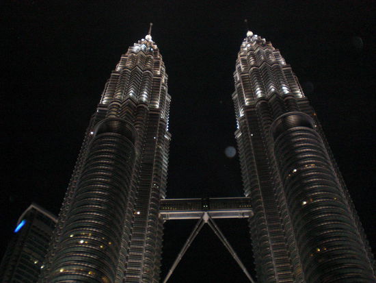Petronas Twin Towers in Kuala Lumpur (Malaysia) - Atemberaubend!