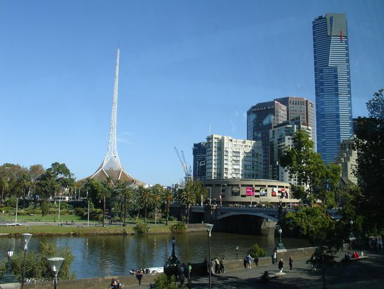 Stimmung am Yarra-River
- im Hintergrund der hoechste Turm in der suedlichen Hemisphere -
