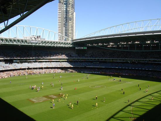 Stadionanblick von der Tribuene 
- perfekter Blick aufs Spiel, fuer knappe 10 Euro pro Karte! -