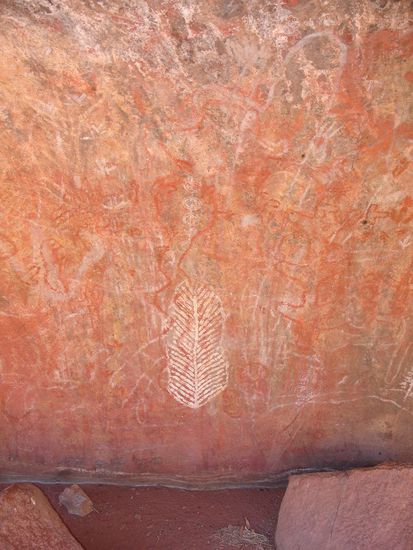 Felsmalereien der Aboriginis am Uluru
- hier haben sie sich frueher immer Geschichten erzaehlt und dazu gemalt -