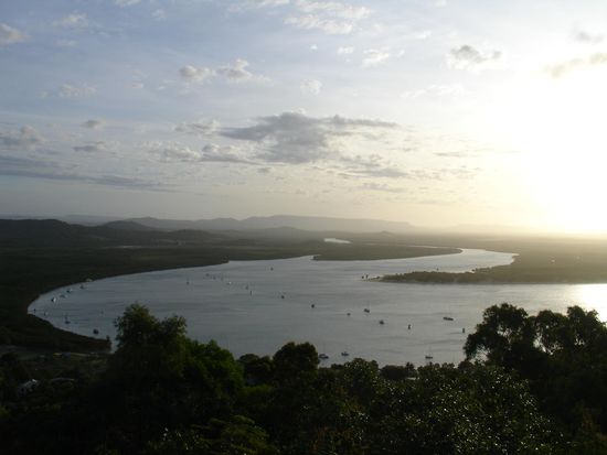 Aussicht auf die andere Seite, auf den Endeavour-River. 
Wurde nach dem Schiff von James Cook benannt.