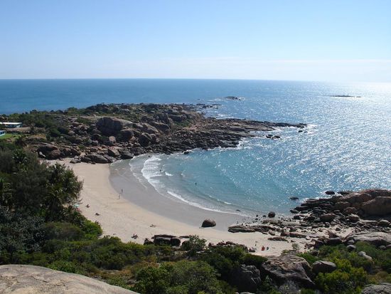 - Bowen - 
Viele schoene Straende, auch toll zum Schnorcheln! 
Man muss teilweise nicht mal ins Wasser gehen um die bunten Korallen und Fische zu sehen!