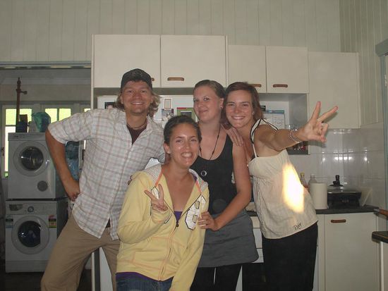 - Mit unseren Flatmates Laura &amp; Nicola aus England -
Mit ihnen haben wir uns das obere Stockwerk geteilt...