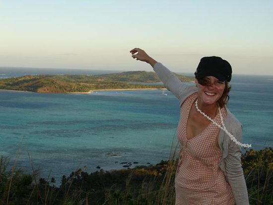 - Ganz oben im Norden der Yasawa Islands - 
Hier aendern sich auch die Wasserfarben...es wird mehr und mehr tuerkis! Wirklich ein Traum...
Im Hintergrund ist die "Blaue Lagune", hier wurde auch der gleichnamige Film mit Brooke Shields gedreht...