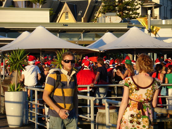 einer der zahlreichen Christmas-Partys in der Stadt und an den Straenden.