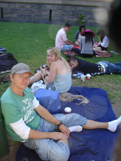 ...frueh um 7 Uhr waren wir schon da um die besten Plaetze zu ergattern...