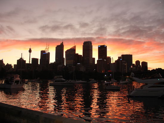 endlich Daemmerung...hier Blick nach links auf die Skyline...ein traumhafter Sonnenuntergang!