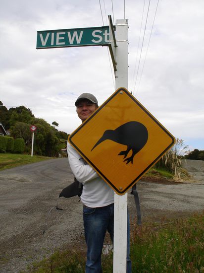 Willkommen auf Stewart Island !
Mit dem Kiwi-Strassenschild