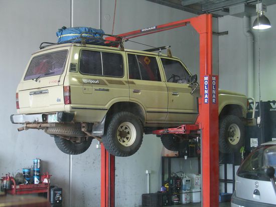 In der Werkstatt in Queensland - Hier bekamen wir die "Schock-Nachricht", dass das Auto noch vielen Raparaturen bedarf!